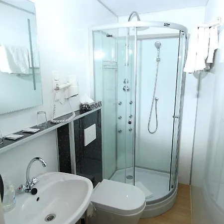Waldhotel Albachmuehle ホテル Wasserliesch
